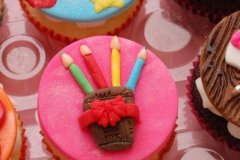 Art_themed_cupcakes_8