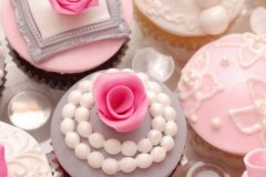 Baby_shower_vintage_cupcakes_2