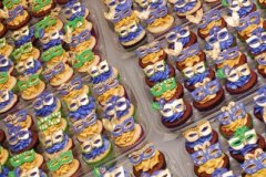 Mardi_gras_mascarade_cupcakes.JPG