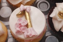 Pink_and_gold_Princess_1st_birthday_cupcakes_2