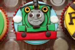 Thomas_the_train_cupcakes_3
